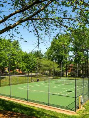 Strawberry Hill Apartments Tennis Courts